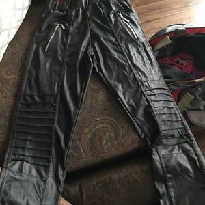 Leather look leggings
